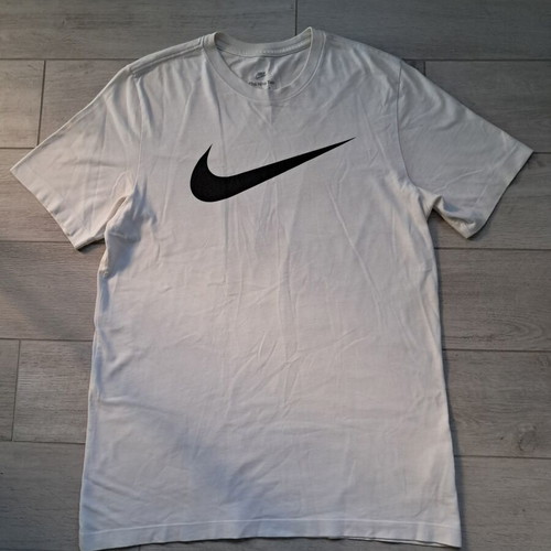 Nike men's white tee medium size like new