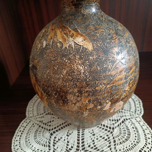 Decorative ceramic vase used with Ikaros motif