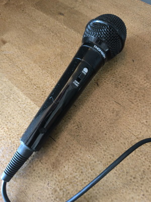 Thomson Dynamic Microphone with Built-in 3.5mm Jack Cable like new