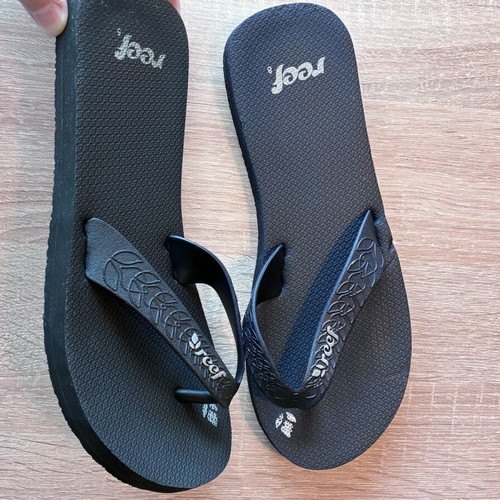 Reef flip-flops new, size 38, black