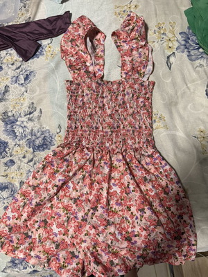 Floral one-piece romper like new, size M, pink and orange