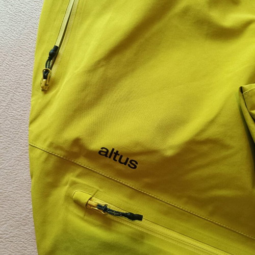 Altus men's ski pants new with membrane and knee reinforcement size Large
