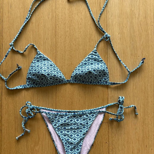 Pink Sands bikini size small like new, blue turquoise