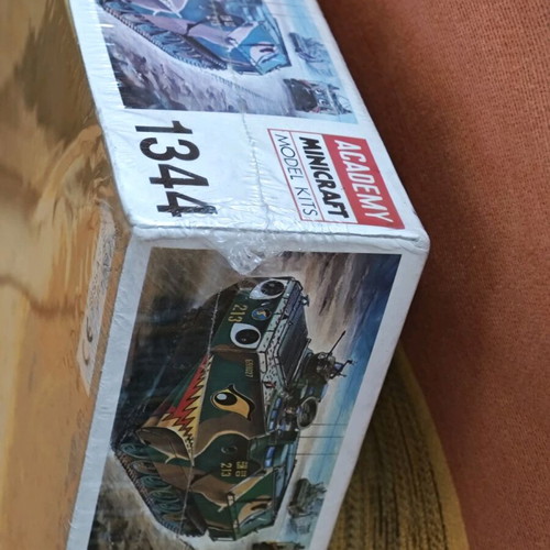 LVTP-7 U.S. Amphibious Assault Vehicle new 1:35 scale model