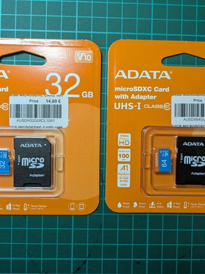 SD cards new 32GB and 64GB set