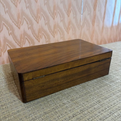 Vintage wooden cigar box humidor like new, walnut wood