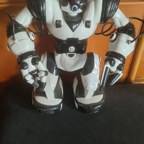Robosapien robot used, functional without remote control
