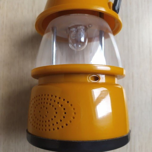 Camping lantern radio like new with fluorescent lamp and speaker