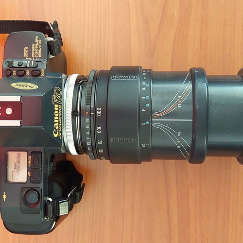 Canon T70 film camera with 2 lenses, flash and case like new