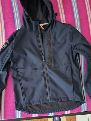 Biston Windbreaker Jacket size Medium like new, dark blue