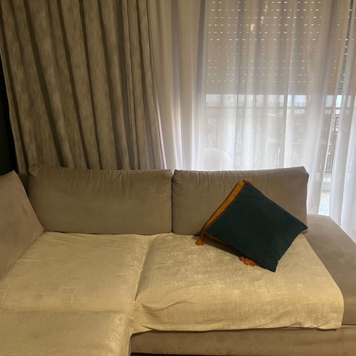 Corner sofa like new 3.00 x 2.30 m with storage space
