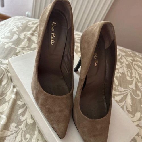 Suede pumps brown size 39 like new, 10cm heel