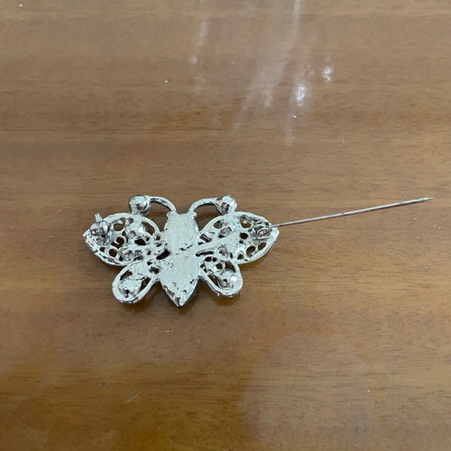 Pin like new