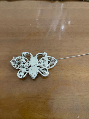 Pin like new