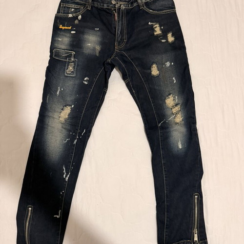 Dsquared2 Distressed Paint Splatter Jeans like new, size 30