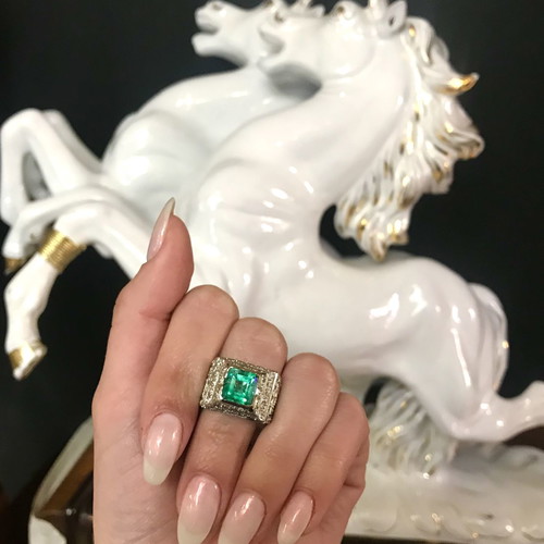 18k ring with emerald and brilliant diamonds, exclusive collection, new