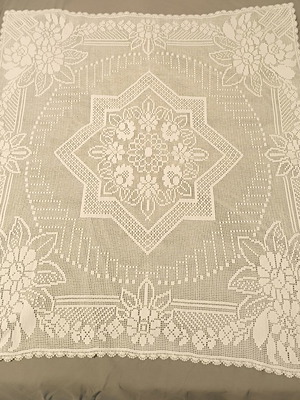Vintage χειροποίητο τραπεζομάντηλο κροσέ 95x90 cm σαν καινούργιο με floral μοτίβα