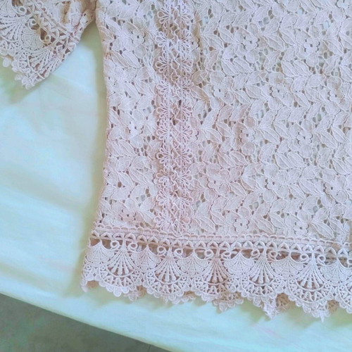 Vintage pink lace V-neck blouse like new