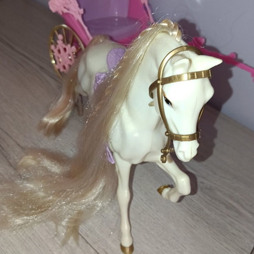 Barbie Rapunzel carriage with missing accessories