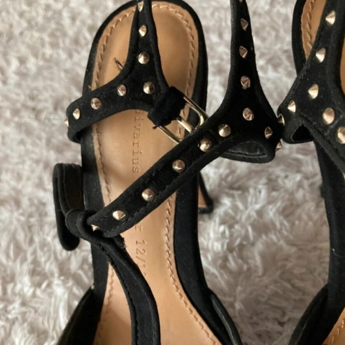 Stradivarius suede sandals size 38, new, with studs