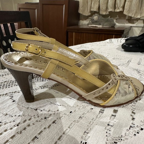 Women's sandals used size 38 Italian beige
