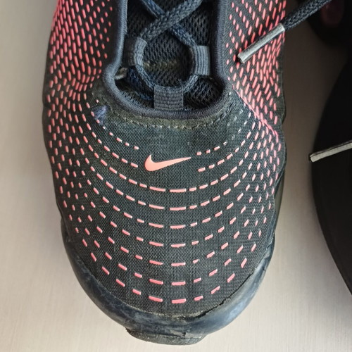Nike Air Max DN ES sneakers, black and red, size 46, like new