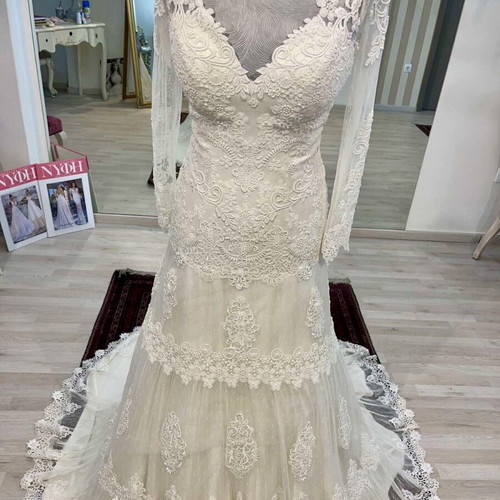 Wedding dress with lace vintage style, like new, size L