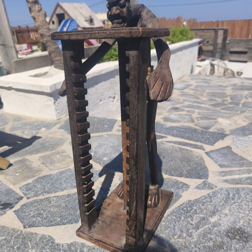African wood carving CD holder with 15 slots, like new