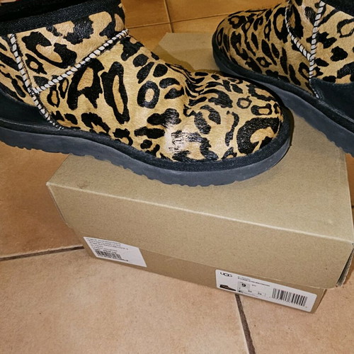 Ugg boots used, size 40, black and brown