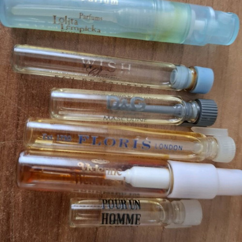 Genuine perfume samples used, set of 33 pieces