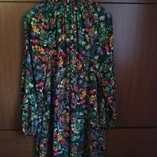 H&M crepe dress like new with ruching and ties M\L multicolor
