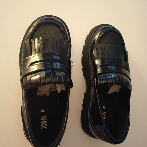 Black Zara school shoe No 28 like new