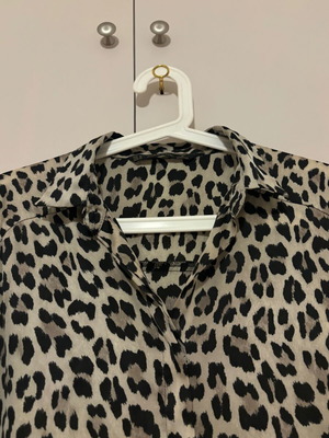 Zara leopard shirt used, size medium
