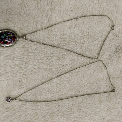 Necklace with chain new, small and discreet