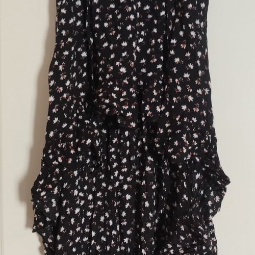 Asymmetrical skirt with floral pattern