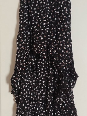 Asymmetrical skirt with floral pattern