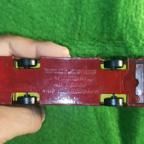 Matchbox SuperKings K-15 'Swinging London' red bus used collectible