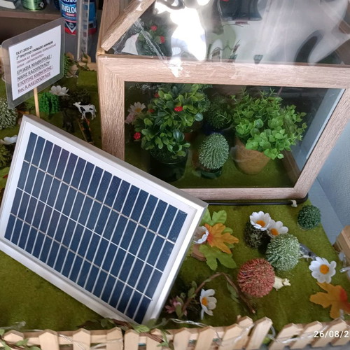 Greenhouse model new with solar panels for school projects or hobby