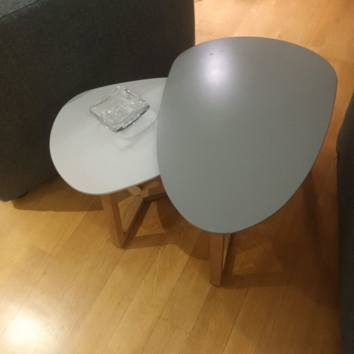 Side tables like new, set of 2