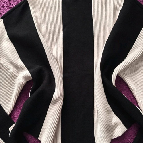 Pullover like new, size S, black and white