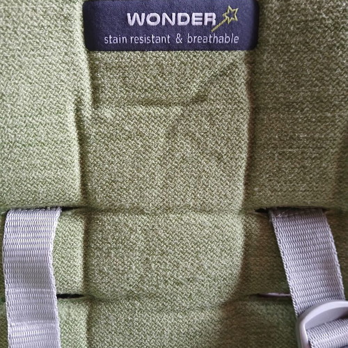Highchair green and white, like new, up to 15kg