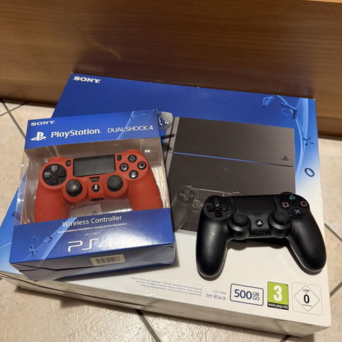 Sony PlayStation 4 500GB console like new with 2 controllers and 3 games