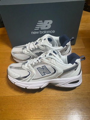 New Balance 530 αθλητικά παπούτσια καινούργια, άσπρα και μπλε, μέγεθος 38.5