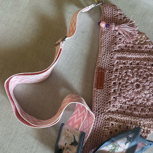 Handmade pink knitted crossbody bag made to order