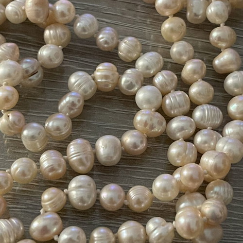 Long pearl necklace, 1.4 meters