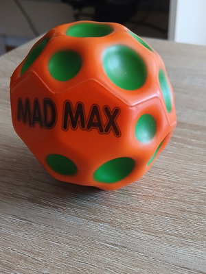 Bouncy ball Mad Max, small, suitable for indoor and outdoor play