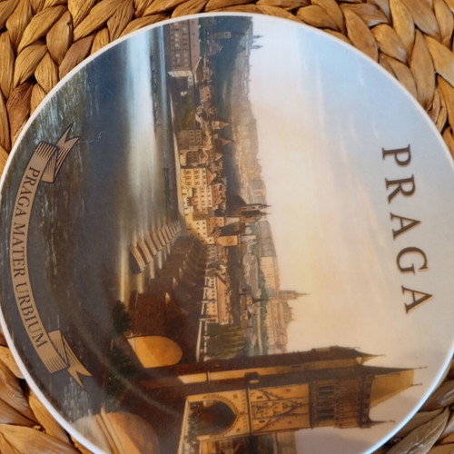 Decorative plate for wall new, 19 cm diameter, with four holes