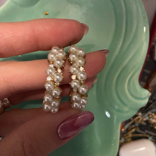 Gold hoop earrings with small pearls like new