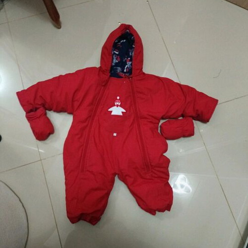 Snow suit 6 months like new