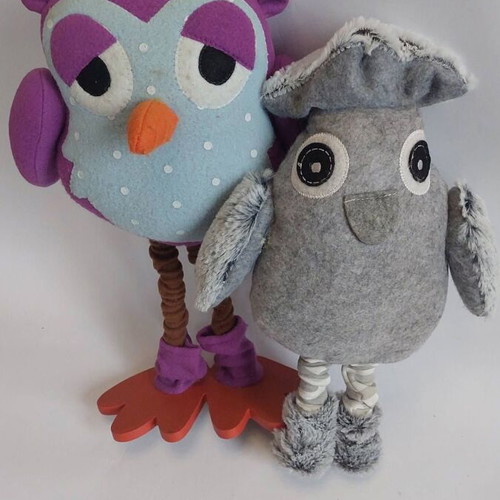 Plush toys used, set of two owls
